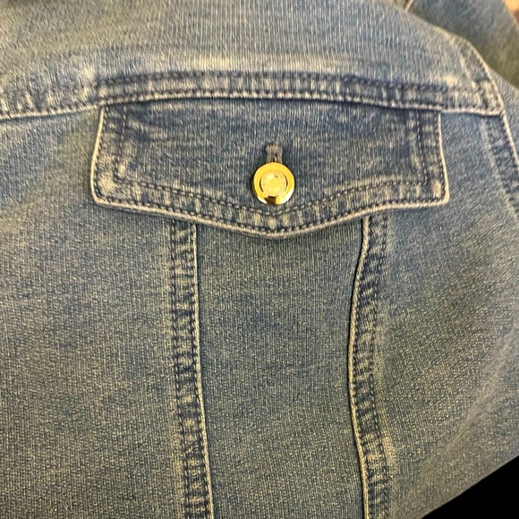 Quacker Factory Dream Jeannes Light Wash Studded Heart Denim Jacket Size L NWT - Picture 4 of 7